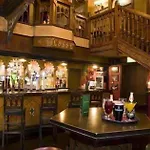 Greville Arms מלון מולינגאר