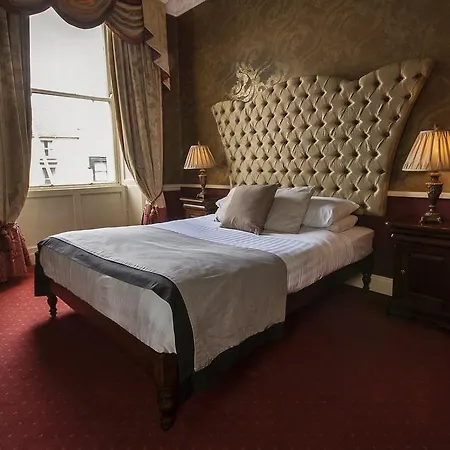 Hotel Greville Arms 3*