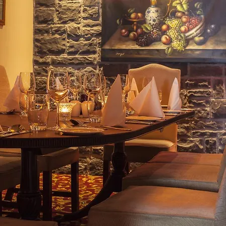 Greville Arms 3*